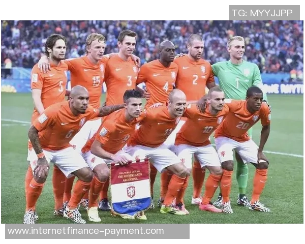 诺伊尔：守护球门的传奇门将与他不凡的足球之路